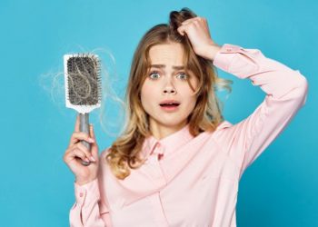 Saç Dökülmesinin Nedenleri Nelerdir?